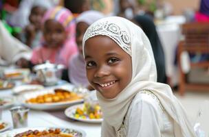 ai generiert Familie haben Mittagessen zusammen während Ramadan foto