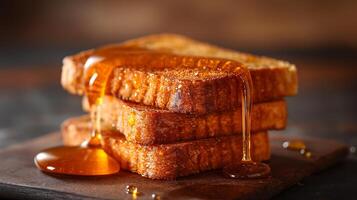 ai generiert frisch Honig mit Toast Keks auf ein hölzern Tafel foto