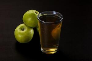 frisch Süss natürlich Apfel Saft foto