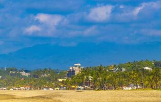 schön Stadt Seelandschaft Landschaft natürlich Panorama Aussicht puerto escondido Mexiko. foto