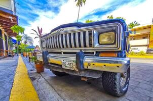 puerto escondido Oaxaca Mexiko 2023 Mexikaner abholen LKW Auto suv 4x4 aus Straße Fahrzeuge Mexiko. foto