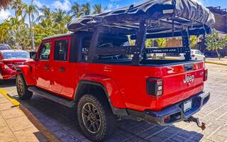 puerto escondido Oaxaca Mexiko 2023 Mexikaner abholen LKW Auto suv 4x4 aus Straße Fahrzeuge Mexiko. foto