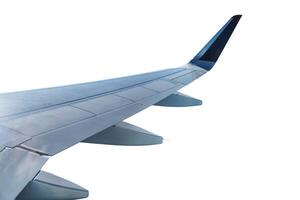 Luftfahrt und Reise Flugzeug Flügel auf Weiß Hintergrund . kommerziell Flugzeug fliegend. das Konzept von schnell Reise und Transport foto