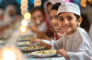 ai generiert Familie haben Mittagessen zusammen während Ramadan foto