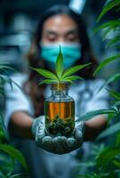 ai generiert Wissenschaftler halten Krug von Cannabis Öl im seine Hände. Cannabis Blatt und Wissenschaftler halten Öl Flasche im Labor foto