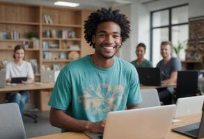 ai generiert glücklich jung Mann mit Laptop im modern Büro. hell Raum mit Mannschaft Zusammenarbeit im das Hintergrund. foto