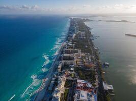 Antenne Aussicht von cancun Hotel Zone, Mexiko foto