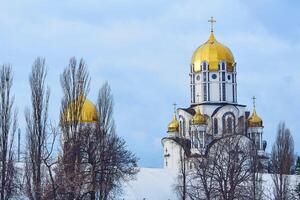 Ostern. Christian Kathedrale mit golden Kuppeln foto