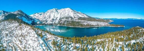 See tahoe Kalifornien. Smaragd Bucht. Winter Drohne Panorama. schön Farben. foto