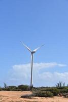 Wind Turbine Einspannen das Leistung von Wind im Aruba foto