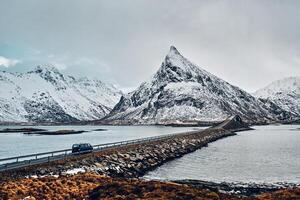 Fredvang Brücken. Lofoten Inseln, Norwegen foto