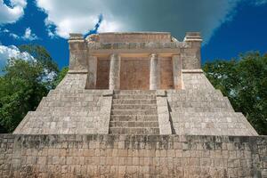 Ballspiel Gericht im chichen Itza, Yucatan, Mexiko foto