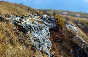 malerisch Kalkstein Klippen von das Golf von bakot foto