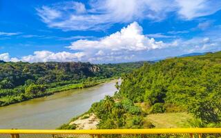 tropisch Fluss See Wasser im puerto escondido Mexiko. foto