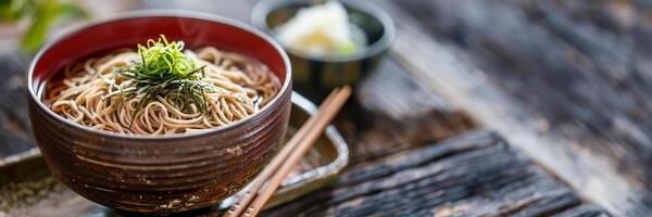 ai generiert traditionell japanisch Soba Nudeln im ein Keramik Schüssel garniert mit Grün Zwiebeln und nori, mit Essstäbchen und Gewürze auf ein hölzern Hintergrund foto