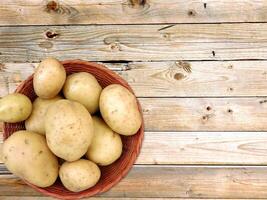 Kartoffeln im das Küche foto