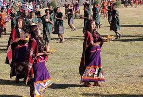 cusco, Peru, 2015 -Frauen und Männer im traditionell Kostüm zum inti Raymi Festival foto