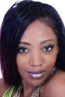 Nahansicht Porträt jung attraktiv afrikanisch amerikanisch Frau foto