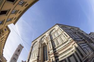 Fischauge ungewöhnlich Aussicht Kathedrale Santa Maria dei Fiori, brunelleschi Kuppel und giotto Turm im Florenz Italien foto