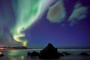 Aurora Borealis Nord Beleuchtung. Lofoten Inseln, Norwegen foto