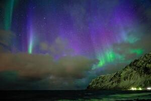 Aurora Borealis Nord Beleuchtung. Lofoten Inseln, Norwegen foto