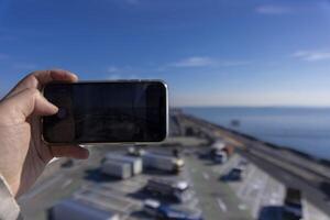 ein der Verkehr Marmelade Schießen durch Smartphone auf das Autobahn beim Tokyo Bucht Bereich im Chiba foto