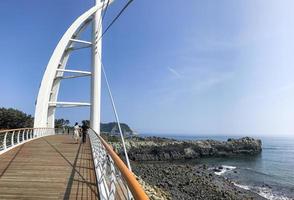 Saeyeongyo-Brücke auf der Insel Saeseom. seogwipo, südkorea foto