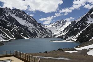 Lagune del Inka ist ein See im das Kordilleren Region, Chile, in der Nähe von das Rand mit Argentinien. das See ist im das portillo Region foto