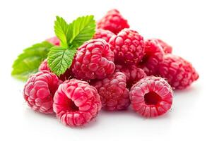 ai generiert Himbeeren isoliert auf Weiß Hintergrund foto