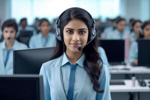 ai generiert indisch weiblich Kunde Unterstützung Agent Telefon Operator im Headset . ai generiert foto