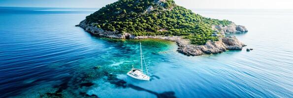 ai generiert ein einsam Yacht verankert in der Nähe von ein üppig, abgelegen Insel, verkörpert Ruhe und Abgeschiedenheit. Reise und Freizeit Zeitschriften, Urlaub Resort Anzeige, oder wie ein heiter Desktop Hintergrund. foto