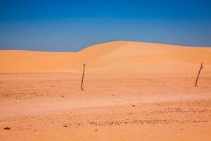 Sand Dünen von Sahara Wüste in der Nähe von ong jemel im Tozeur, Tunesien. foto
