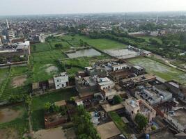 Aussicht beim Stadt von Vogel Sicht. Stadt von Drohne. Antenne Foto. Stadt scape von Drohne auf 22.07.2023 im lahore Pakistan foto