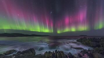 ai generiert Aurora australis. spektakulär Anzeige von beschwingt Grün und Rosa Beleuchtung Gemälde das Nacht Himmel über ein australisch Strand. Sterne funkeln wie Wellen sanft streicheln das felsig Küstenlinie. foto