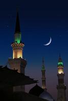 ein Moschee mit das voll Mond im das Himmel. Masjid Nabi von Medina, Moschee beim Nacht. Masjid Nabi von Medina. Grün Kuppel und Mond.. foto