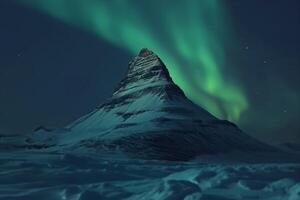 ai generiert majestätisch Nord Beleuchtung Über schneebedeckt Berg foto