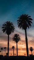 ai generiert stockphoto Palme Bäume Sonnenuntergang Himmel, Silhouette gegen bunt Abend Himmel Vertikale Handy, Mobiltelefon Hintergrund foto