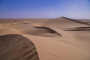 ein Sand Düne von Sahara Wüste beim mhamid el Abonnieren im Marokko Tele Schuss foto