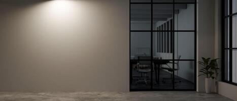das Innere Design von ein zeitgenössisch Büro Gang beim Nacht mit ein dim Licht auf das leeren Mauer. foto