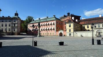 Stockholm, Schweden, 11 Juni 2022 einer von das historisch Quadrate im das alt Stadt, Dorf foto