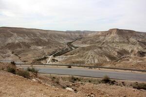 das negev ist ein Wüste im das Mitte Ost, gelegen im Israel und besetzend Über 60 von es ist Gebiet. foto