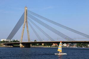 25 07 2023 riga Lettland. Riga, das Hauptstadt von Lettland, ist gelegen auf das Banken von das Daugava Fluss beim es ist Zusammenfluss mit das Golf von Riga. foto