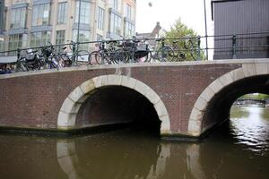 Amsterdam Niederlande 14 05 2023 . amsterdam, das National Hauptstadt von das Niederlande, ist gelegen im das Westen von das Land. foto