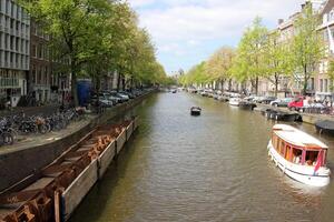 Amsterdam Niederlande 14 05 2023 . amsterdam, das National Hauptstadt von das Niederlande, ist gelegen im das Westen von das Land. foto