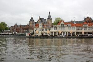 Amsterdam Niederlande 14 05 2023 . amsterdam, das National Hauptstadt von das Niederlande, ist gelegen im das Westen von das Land. foto