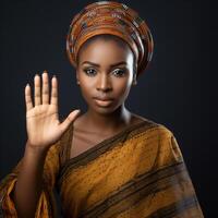 Foto halt es afrikanisch Frau mit dunkel glatt
