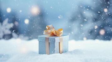 Weihnachten Urlaub Geschenk und gegenwärtig, Geschenk Box im das Schnee im Schneefall Winter Landschaft Natur zum Boxen Tag, Ferien Einkaufen Verkauf foto