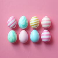 Ostern Postkarte Süßigkeiten Eier auf Rosa Hintergrund, minimal Konzept zum Sozial Medien Post Größe foto