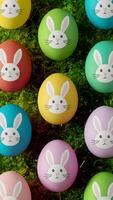 festlich Dekor bunt Ostern Eier geschmückt mit süß Hase Gesichter Vertikale Handy, Mobiltelefon Hintergrund foto