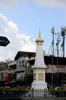 Aussicht von das Monument und das Atmosphäre von jogjakarta foto